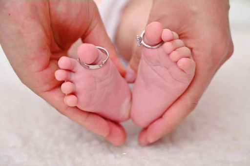 泰安宝宝吃奶呕吐