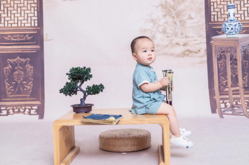 泰安宝宝多久开始攒肚